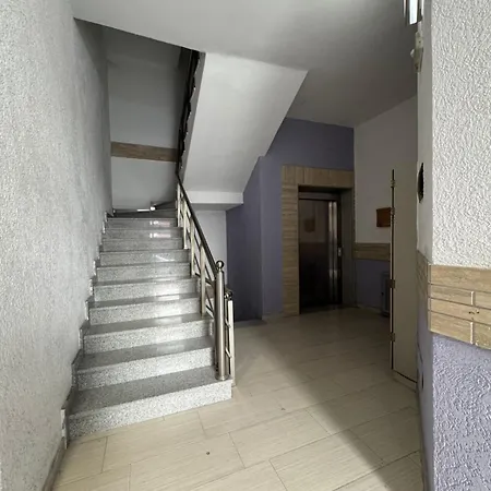 Durres Central Stay Apartment شقة *